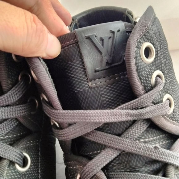 Louis Vuitton Damier Axel sneaker high top 8 - Picture 7 of 16